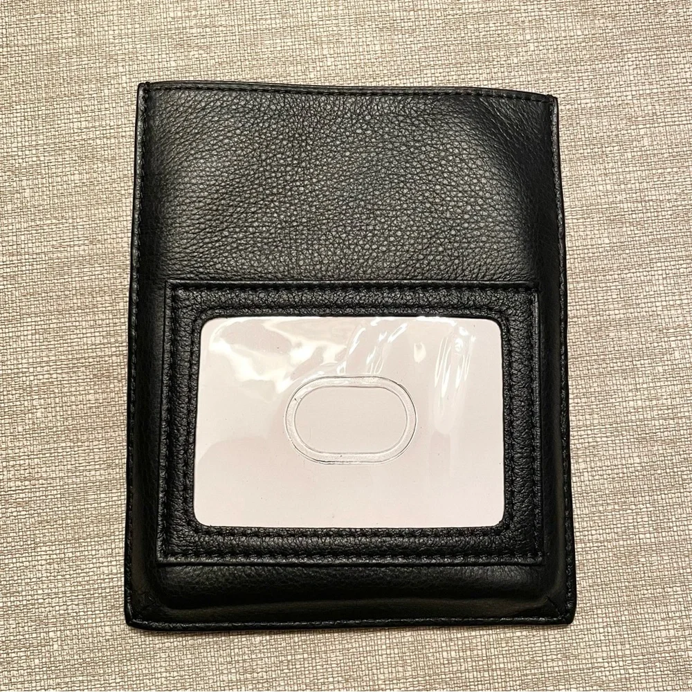 NWOT Levenger Passport Card Wallet